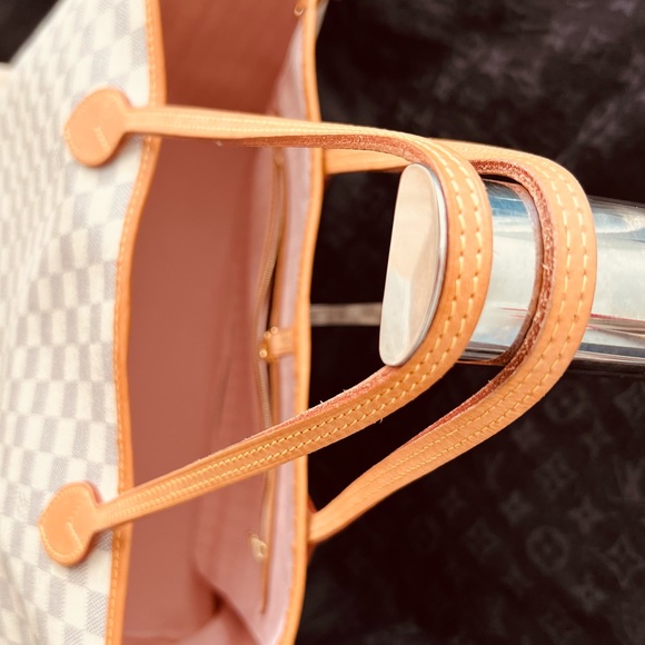 Authentic Louis Vuitton Neverfull GM in Damier Azur Canvas - Picture 4 of 14